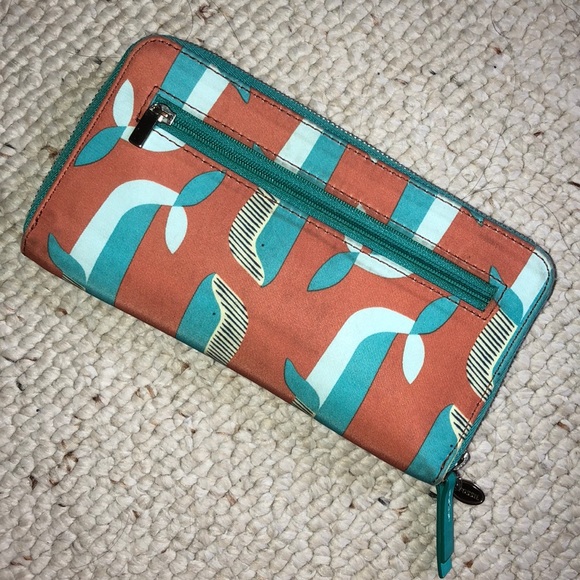 !!!SALE!!! Fossil Whale Wallet - Picture 2 of 4